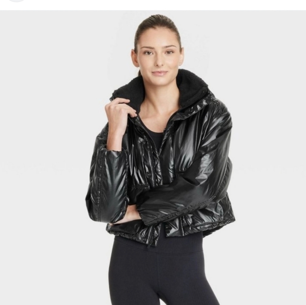 All In Motion Light Weight Black Puffer Jacket Sleek Design, Size Small